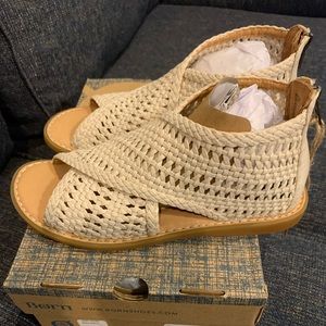 Born shoes IWA MAC new in box